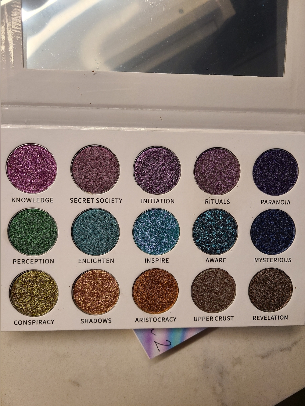 Bella Beaute ANGLES OF ILLUMINATION 2 Eyeshadow Palette